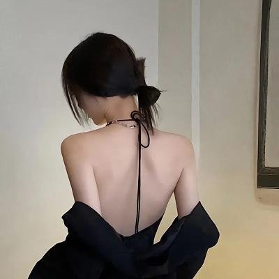 黑珍珠艾曼妞
